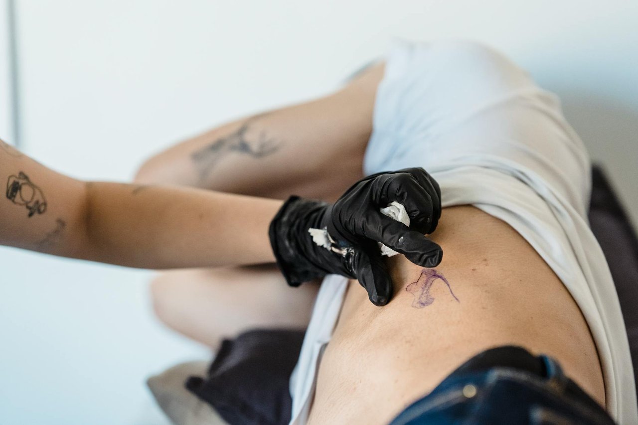 Tattoo deposit Switzerland: how much and why