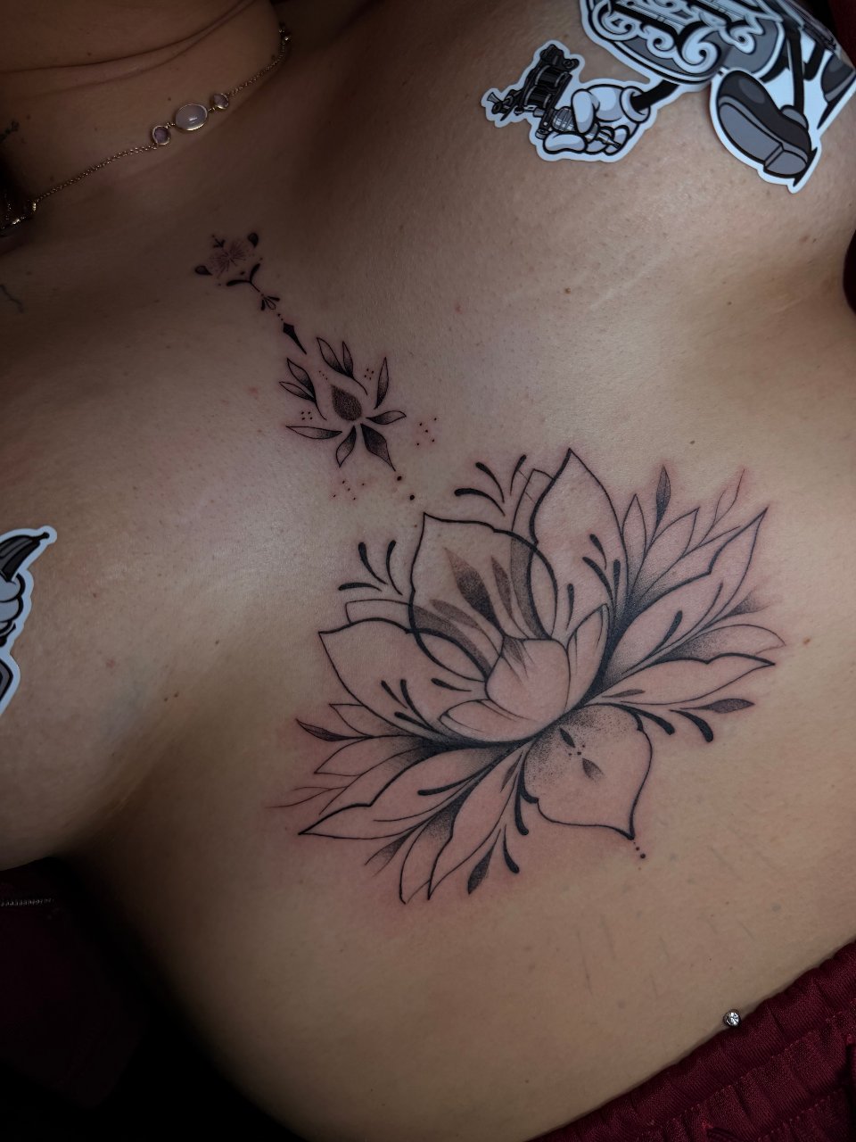 Lotus Underboob