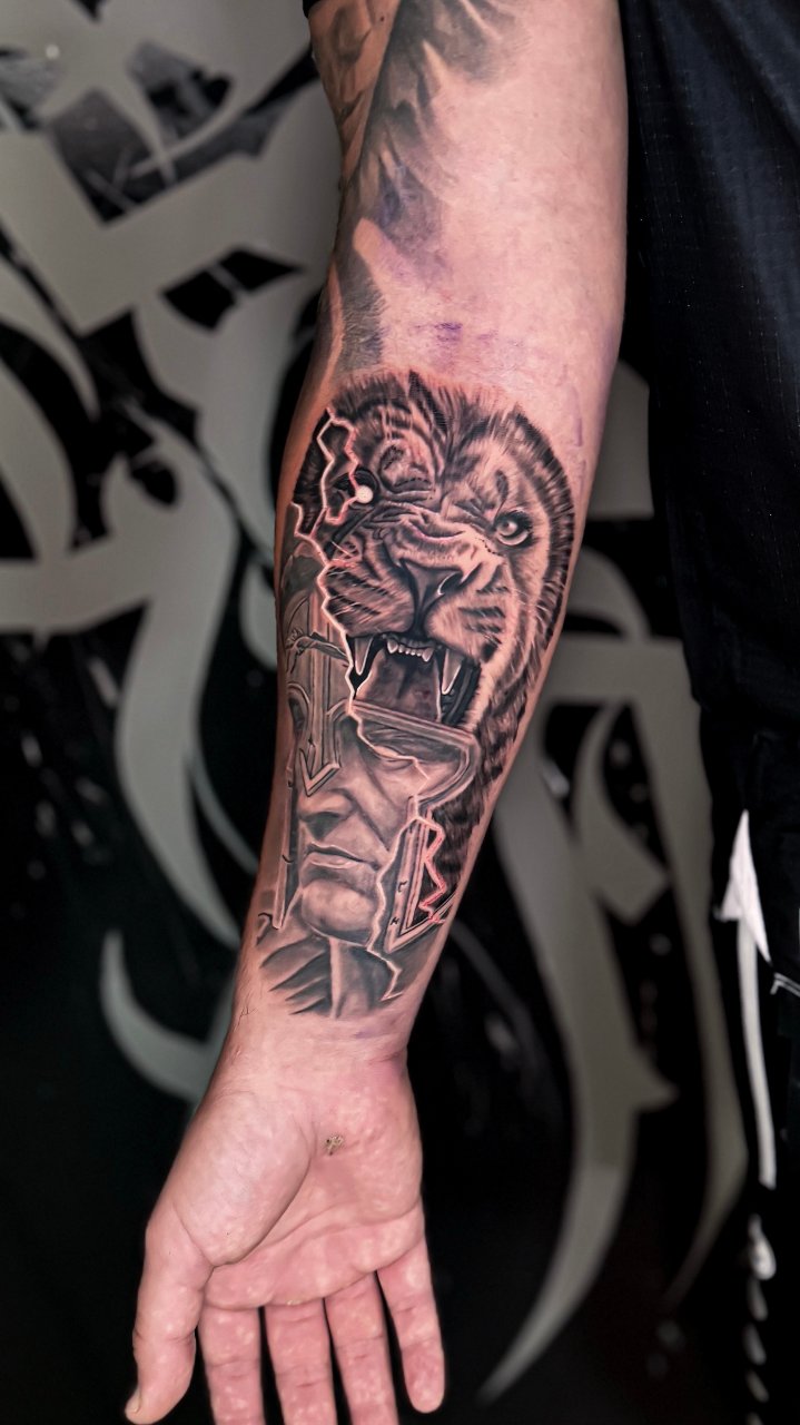 Löwe Krieger Statue